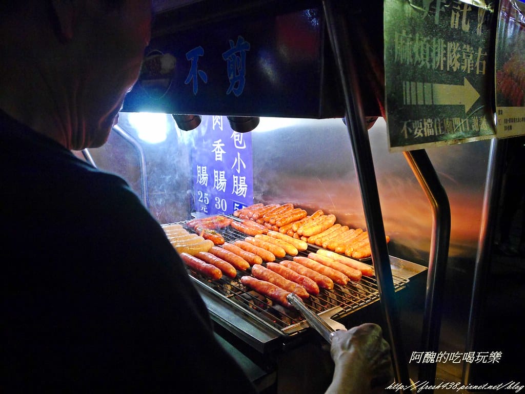【士林美食推薦】斌大腸包小腸(士林廟口旗艦店),榮獲2018米其林餐盤美食推薦,士林夜市必吃的銅板美食! - 第7張圖 P2430262