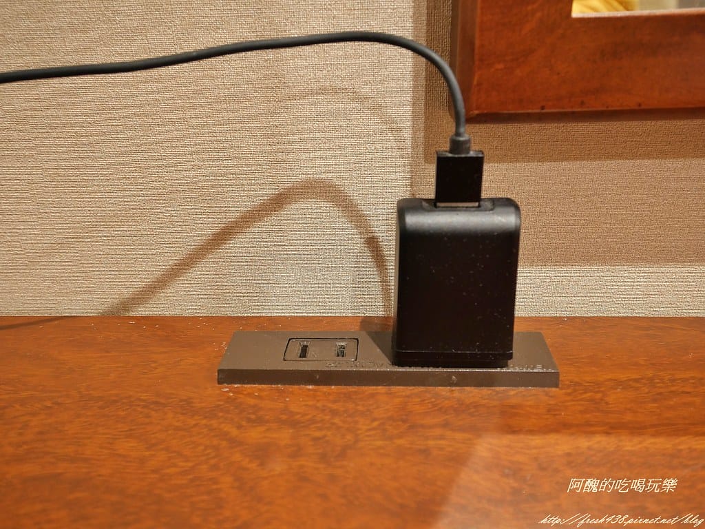 【國外旅遊】日本電壓、插座與轉接頭介紹。 - 第5張圖 P1000065 (2)