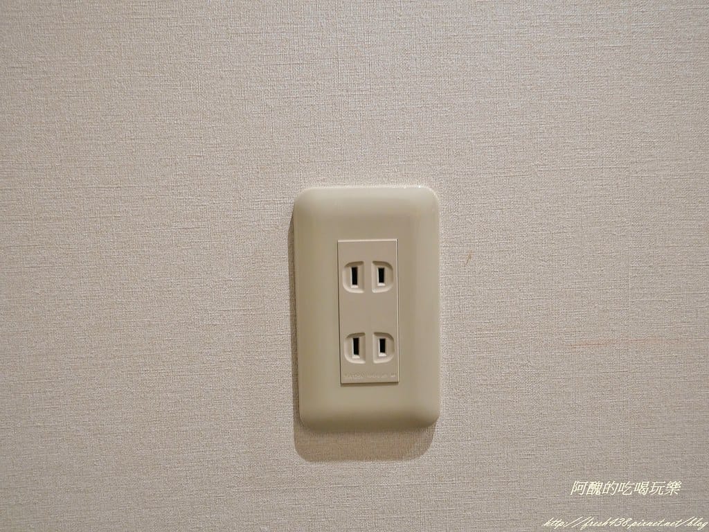 【國外旅遊】日本電壓、插座與轉接頭介紹。 - 第3張圖 P1000066 (2)