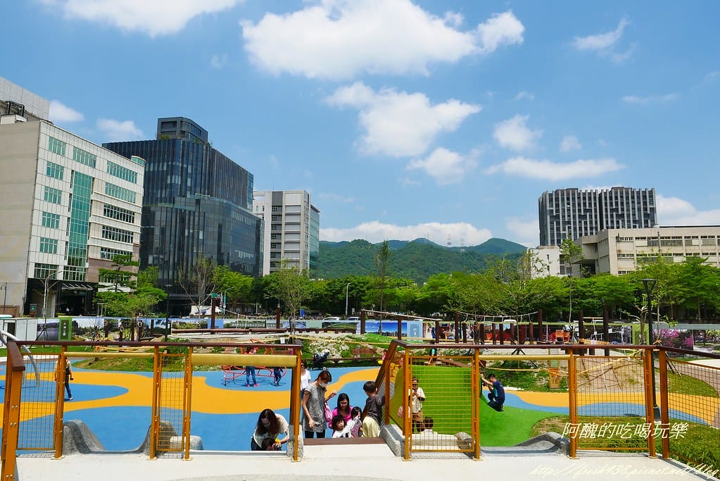 【台北免費景點】內湖大港墘公園,高達2.5公頃,設有共融遊戲場,可嬉戲、能野餐,快來這裡放風吧! - 第38張圖 P1370247