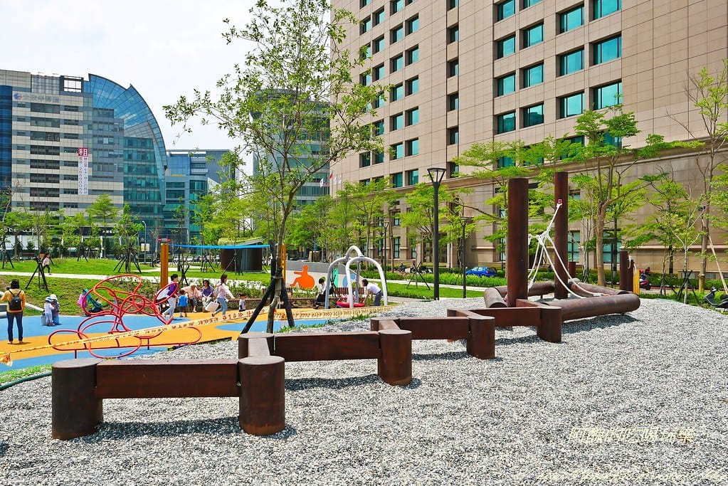 【台北免費景點】內湖大港墘公園,高達2.5公頃,設有共融遊戲場,可嬉戲、能野餐,快來這裡放風吧! - 第21張圖 P1370230