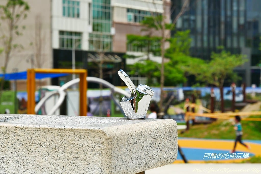 【台北免費景點】內湖大港墘公園,高達2.5公頃,設有共融遊戲場,可嬉戲、能野餐,快來這裡放風吧! - 第32張圖 P1370254