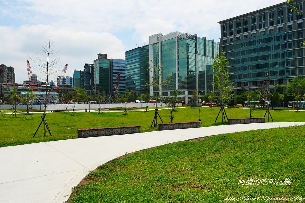 【台北免費景點】內湖大港墘公園,高達2.5公頃,設有共融遊戲場,可嬉戲、能野餐,快來這裡放風吧! - 第37張圖 P1370253