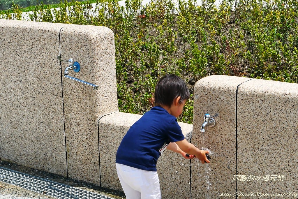 【台北免費景點】內湖大港墘公園,高達2.5公頃,設有共融遊戲場,可嬉戲、能野餐,快來這裡放風吧! - 第30張圖 P1370226