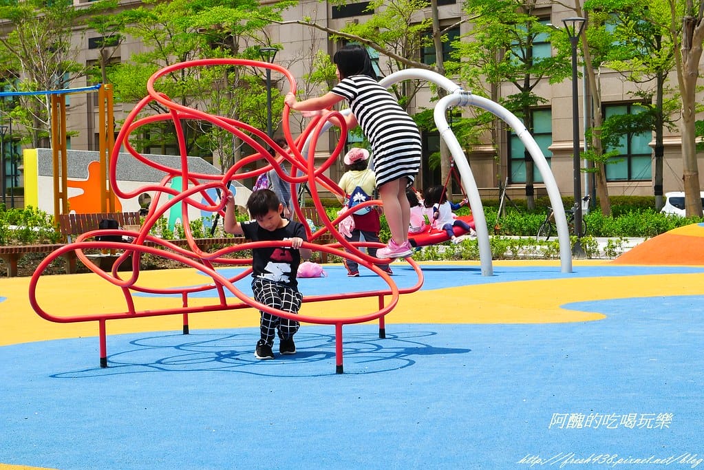 【台北免費景點】內湖大港墘公園,高達2.5公頃,設有共融遊戲場,可嬉戲、能野餐,快來這裡放風吧! - 第19張圖 P1370193