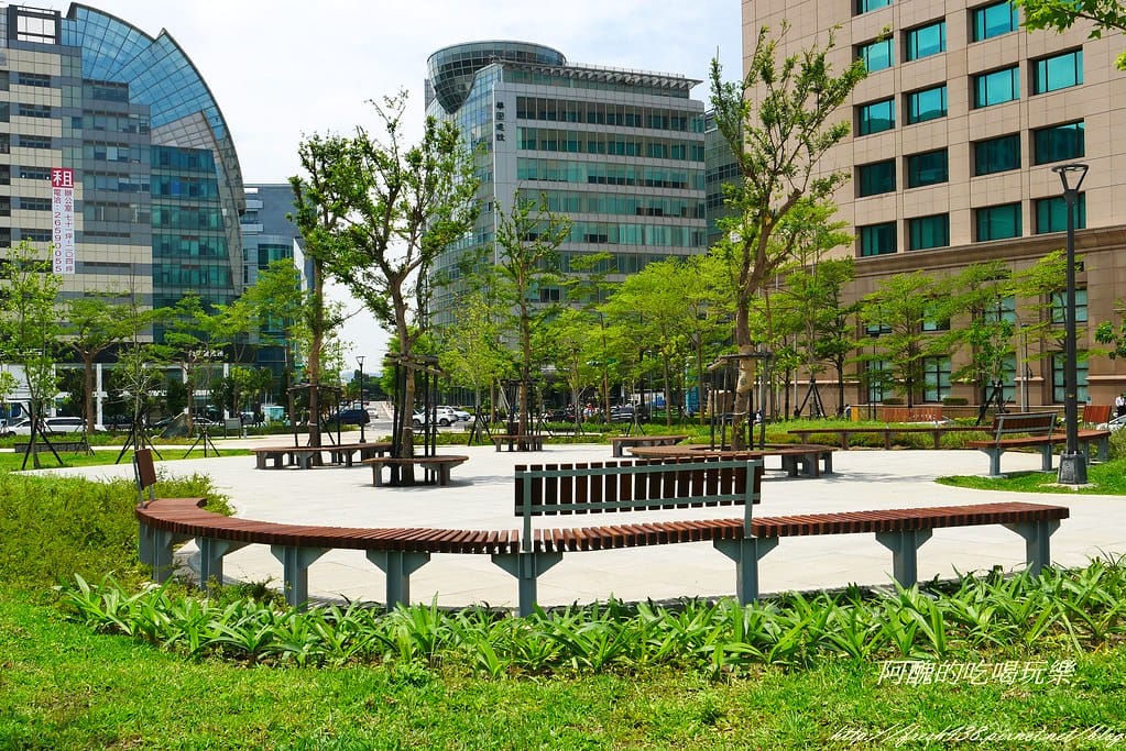 【台北免費景點】內湖大港墘公園,高達2.5公頃,設有共融遊戲場,可嬉戲、能野餐,快來這裡放風吧! - 第36張圖 P1370252