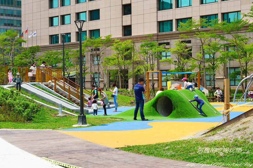 【台北免費景點】內湖大港墘公園,高達2.5公頃,設有共融遊戲場,可嬉戲、能野餐,快來這裡放風吧! - 第12張圖 P1370241