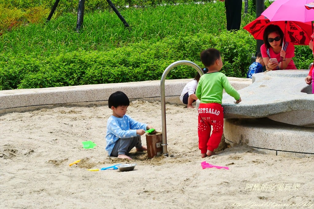 【台北免費景點】內湖大港墘公園,高達2.5公頃,設有共融遊戲場,可嬉戲、能野餐,快來這裡放風吧! - 第28張圖 P1370240