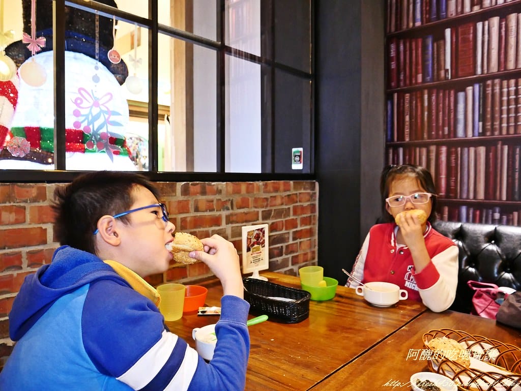【新北美食推薦】樂尼尼林口國賓影城店,位於昕境廣場內,環境佳、餐點優,適合親友聚餐的好所在。 - 第39張圖 P1470571