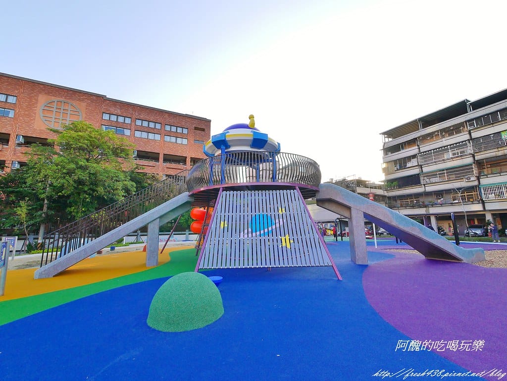 【新北特色公園】樹林東昇公園,超有趣的銀河主題公園,星際探險就此啟航! - 第10張圖 P2430198 (2)