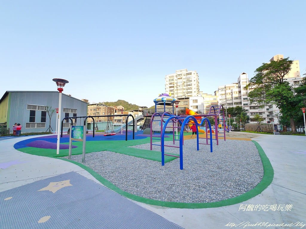 【新北特色公園】樹林東昇公園,超有趣的銀河主題公園,星際探險就此啟航! - 第22張圖 P2430190 (2)