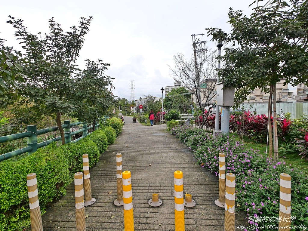 【新北特色公園】鶯歌永吉公園,3D立體彩繪步道超有趣,還有籃球場、遊戲區、體健廣場,IG打卡新景點。 - 第4張圖 P1001391