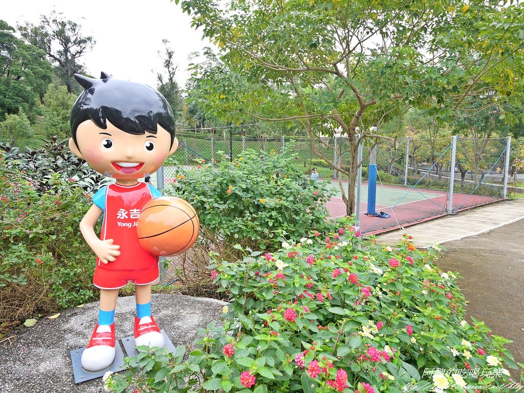 【新北特色公園】鶯歌永吉公園,3D立體彩繪步道超有趣,還有籃球場、遊戲區、體健廣場,IG打卡新景點。 - 第27張圖 P1001345