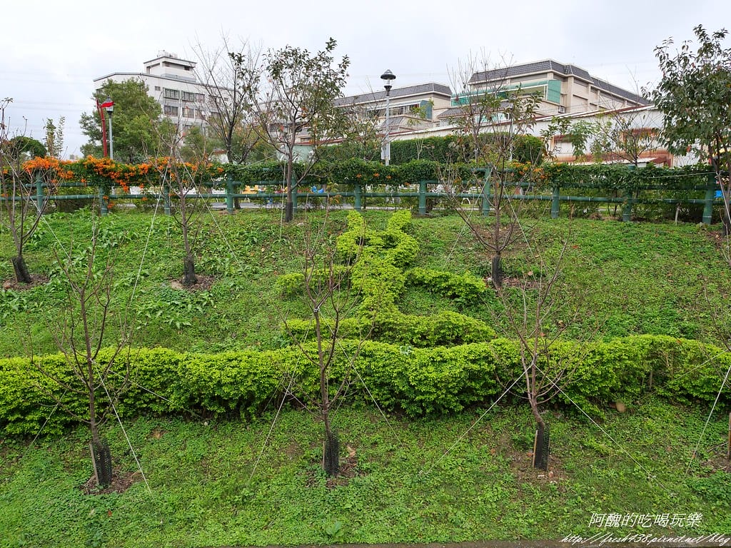 【新北特色公園】鶯歌永吉公園,3D立體彩繪步道超有趣,還有籃球場、遊戲區、體健廣場,IG打卡新景點。 - 第6張圖 P1001385