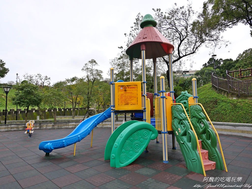 【新北特色公園】鶯歌永吉公園,3D立體彩繪步道超有趣,還有籃球場、遊戲區、體健廣場,IG打卡新景點。 - 第24張圖 P1001341