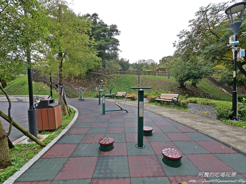 【新北特色公園】鶯歌永吉公園,3D立體彩繪步道超有趣,還有籃球場、遊戲區、體健廣場,IG打卡新景點。 - 第22張圖 P1001339
