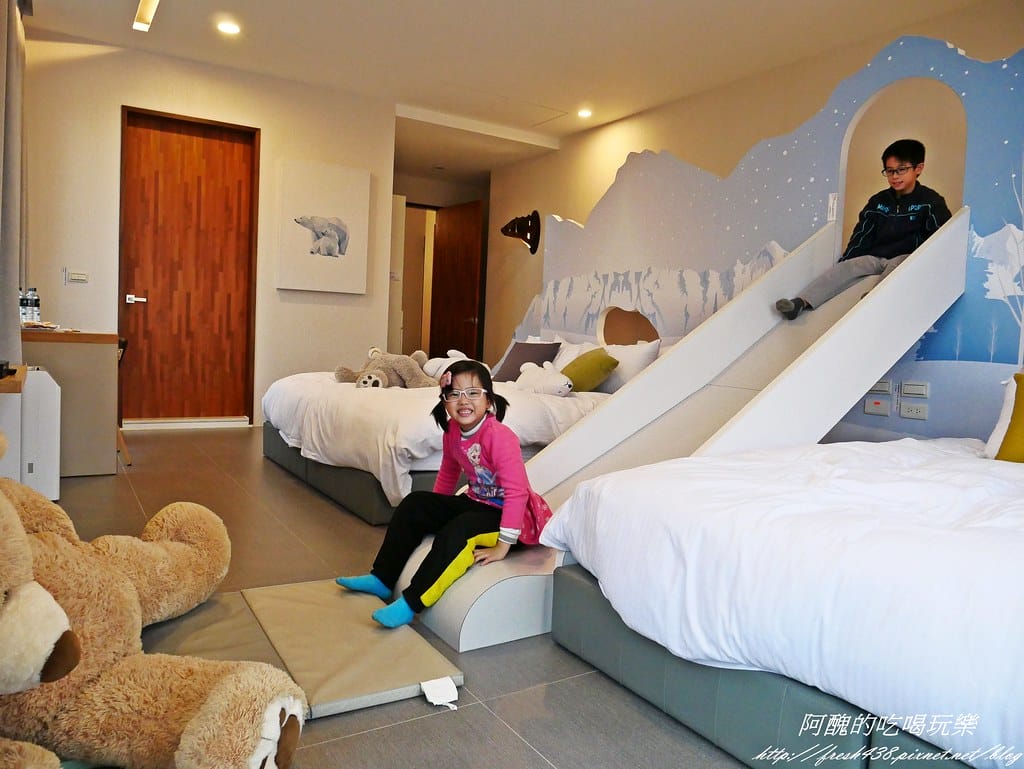 【宜蘭民宿】悠悅光Aura Villa(新樂館),動物主題房型,打造親子新樂園,戲水池、電動車、烤肉、沙坑、卡拉OK、溜滑梯房型一應俱全。 - 第72張圖 P1480340