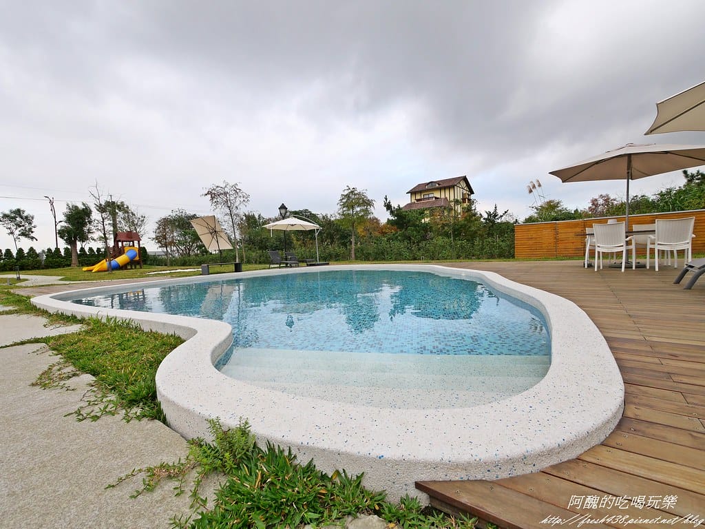 【宜蘭民宿】悠悅光Aura Villa(新樂館),動物主題房型,打造親子新樂園,戲水池、電動車、烤肉、沙坑、卡拉OK、溜滑梯房型一應俱全。 - 第20張圖 P1001096
