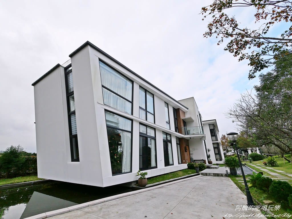 【宜蘭民宿】悠悅光Aura Villa(新樂館),動物主題房型,打造親子新樂園,戲水池、電動車、烤肉、沙坑、卡拉OK、溜滑梯房型一應俱全。 - 第5張圖 P1001069