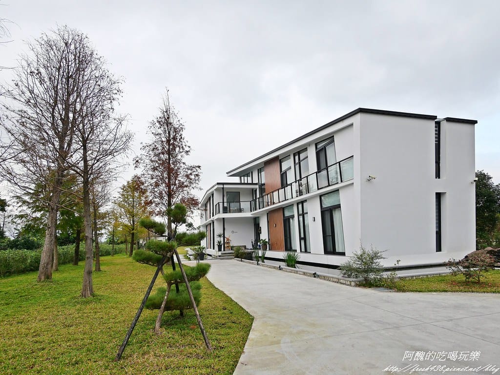 【宜蘭民宿】悠悅光Aura Villa(新樂館),動物主題房型,打造親子新樂園,戲水池、電動車、烤肉、沙坑、卡拉OK、溜滑梯房型一應俱全。 - 第16張圖 P1001083