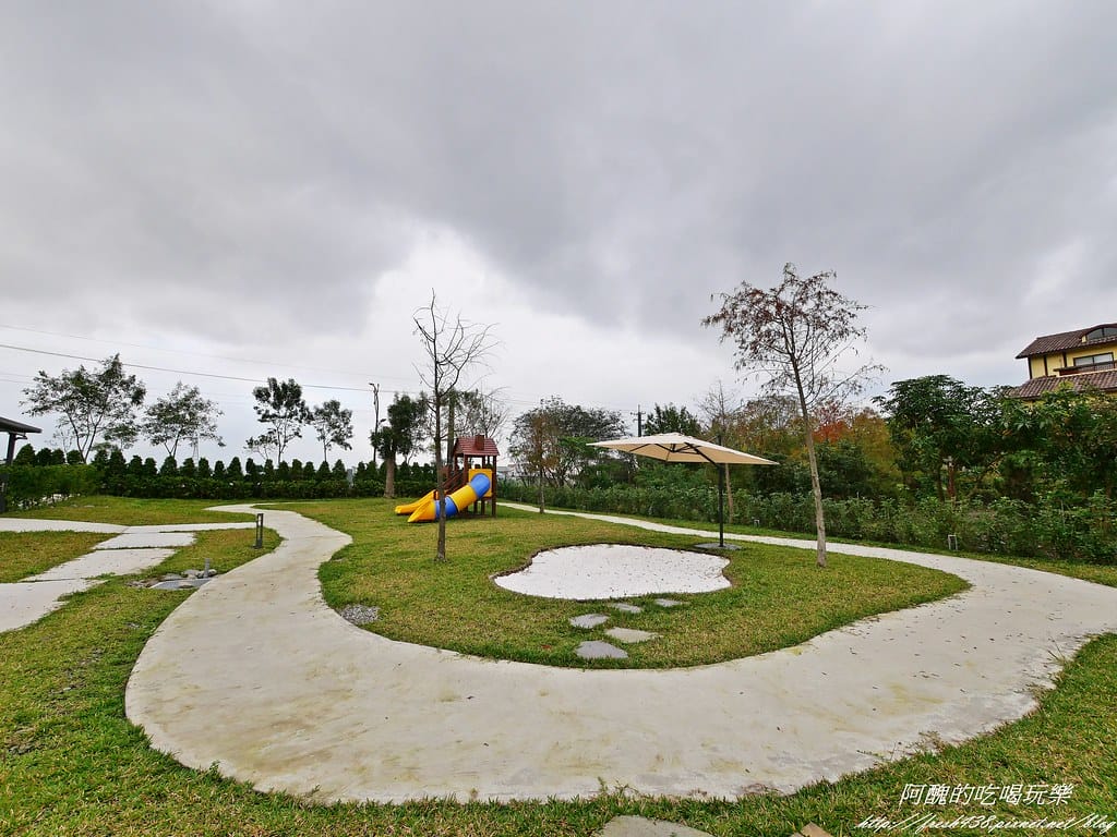 【宜蘭民宿】悠悅光Aura Villa(新樂館),動物主題房型,打造親子新樂園,戲水池、電動車、烤肉、沙坑、卡拉OK、溜滑梯房型一應俱全。 - 第24張圖 P1001108