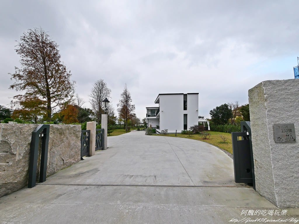 【宜蘭民宿】悠悅光Aura Villa(新樂館),動物主題房型,打造親子新樂園,戲水池、電動車、烤肉、沙坑、卡拉OK、溜滑梯房型一應俱全。 - 第14張圖 P1001081