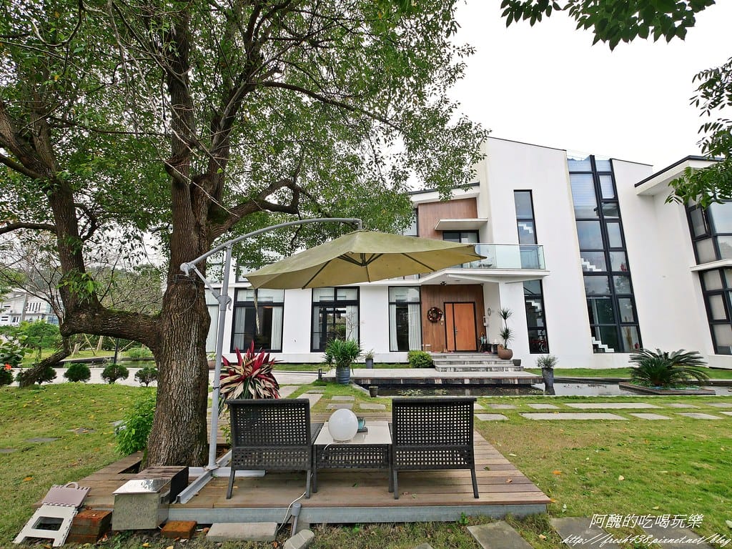 【宜蘭民宿】悠悅光Aura Villa(新樂館),動物主題房型,打造親子新樂園,戲水池、電動車、烤肉、沙坑、卡拉OK、溜滑梯房型一應俱全。 - 第7張圖 P1001071