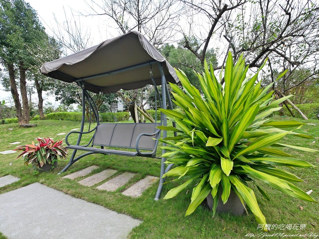 【宜蘭民宿】悠悅光Aura Villa(新樂館),動物主題房型,打造親子新樂園,戲水池、電動車、烤肉、沙坑、卡拉OK、溜滑梯房型一應俱全。 - 第8張圖 P1001073