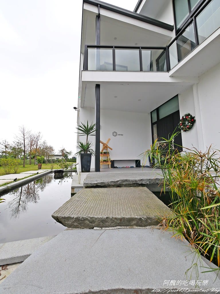 【宜蘭民宿】悠悅光Aura Villa(新樂館),動物主題房型,打造親子新樂園,戲水池、電動車、烤肉、沙坑、卡拉OK、溜滑梯房型一應俱全。 - 第39張圖 P1001090