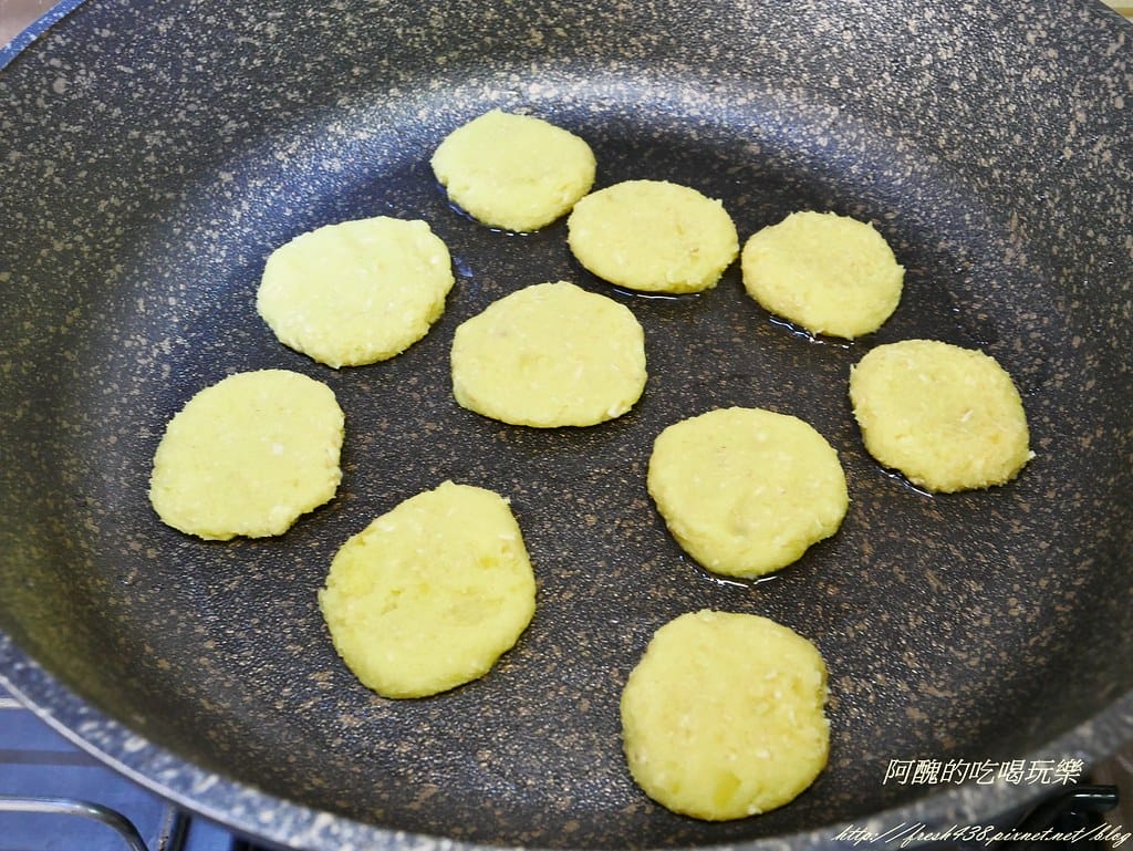 黃金薯餅,超級鮮甜的古早味地瓜煎餅,無麵粉,高纖更健康。 - 第13張圖 P1490090
