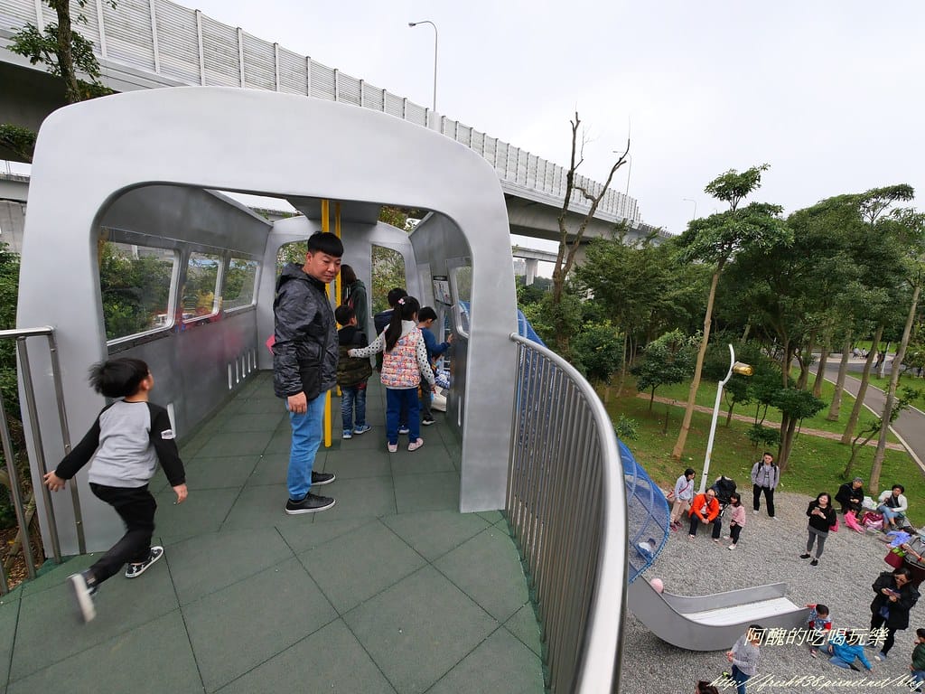 【新北特色公園】林口樂活公園,交通/停車資訊,捷運主題公園,4米高溜滑梯超級刺激,等您來挑戰。 - 第59張圖 P1001636