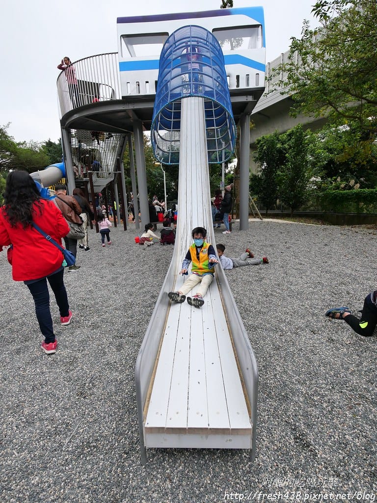 【新北特色公園】林口樂活公園,交通/停車資訊,捷運主題公園,4米高溜滑梯超級刺激,等您來挑戰。 - 第64張圖 P1001666