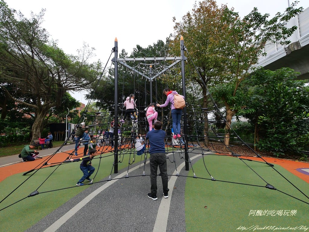 【新北特色公園】林口樂活公園,交通/停車資訊,捷運主題公園,4米高溜滑梯超級刺激,等您來挑戰。 - 第42張圖 P1001595