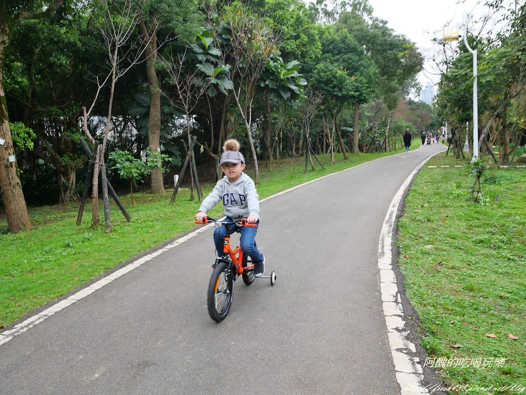 【新北特色公園】林口樂活公園,交通/停車資訊,捷運主題公園,4米高溜滑梯超級刺激,等您來挑戰。 - 第34張圖 P1001589