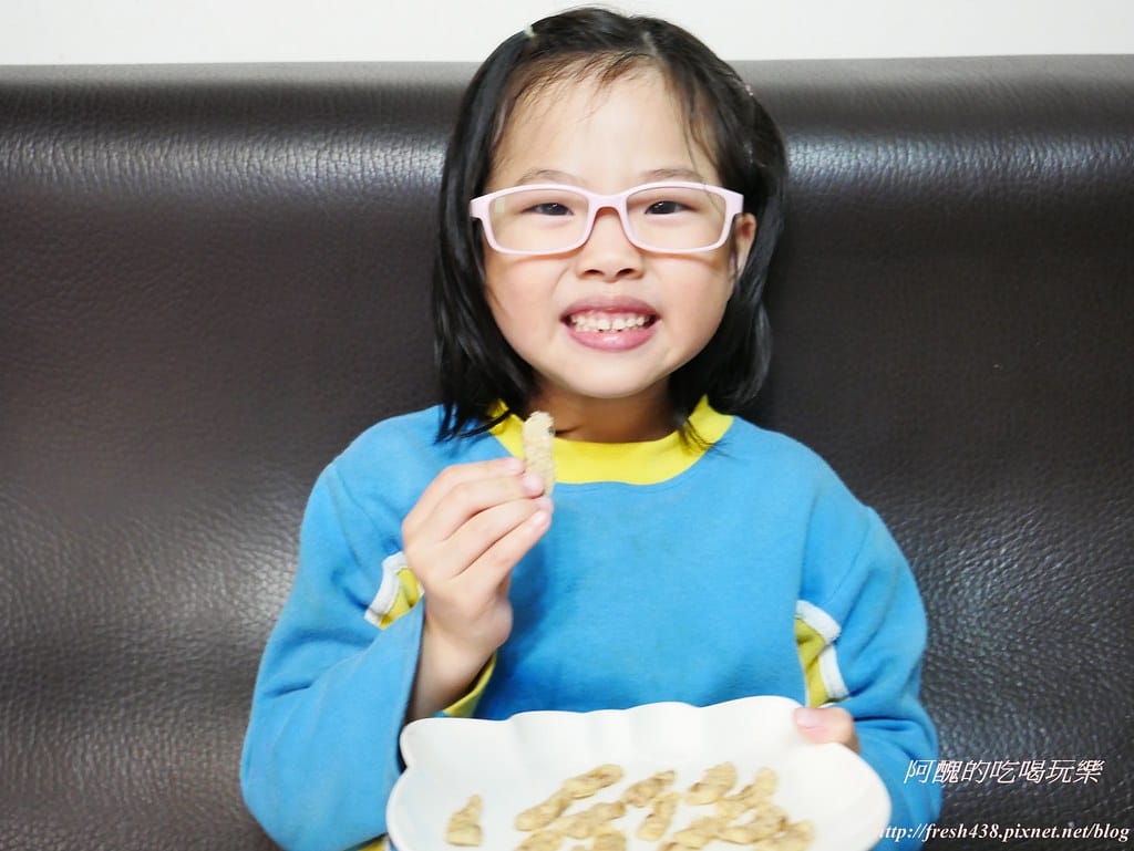 【寶寶點心】八寶米餅,無糖、無油、無蛋、無奶的手指食物,電鍋即可烘烤,軟綿好入口。 - 第11張圖 P1520318