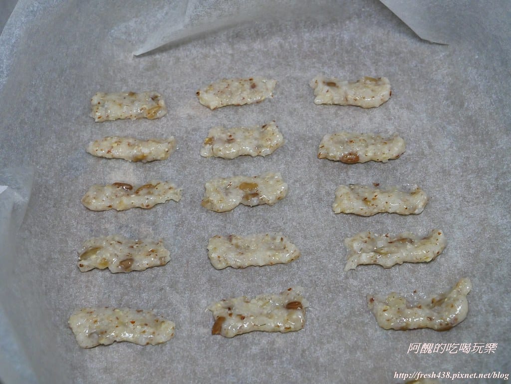 【寶寶點心】八寶米餅,無糖、無油、無蛋、無奶的手指食物,電鍋即可烘烤,軟綿好入口。 - 第8張圖 P1520304