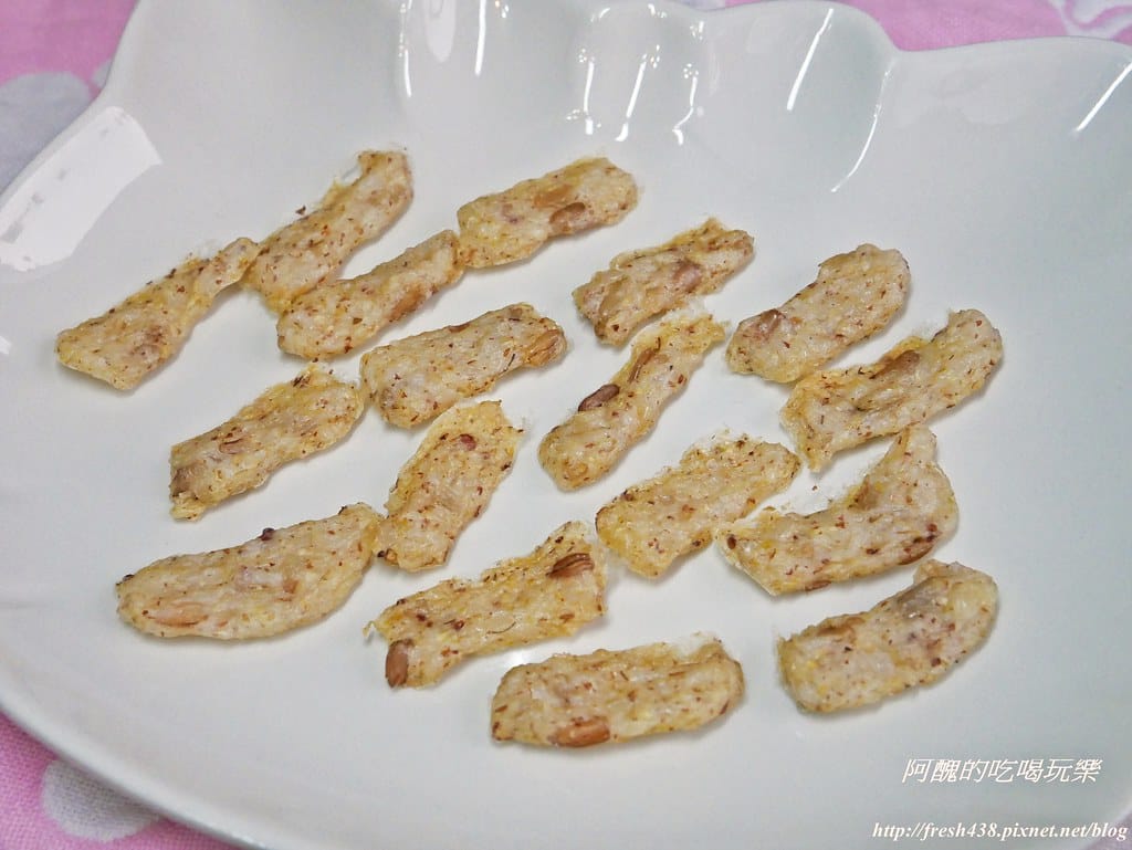 【寶寶點心】八寶米餅,無糖、無油、無蛋、無奶的手指食物,電鍋即可烘烤,軟綿好入口。 - 第10張圖 P1520307