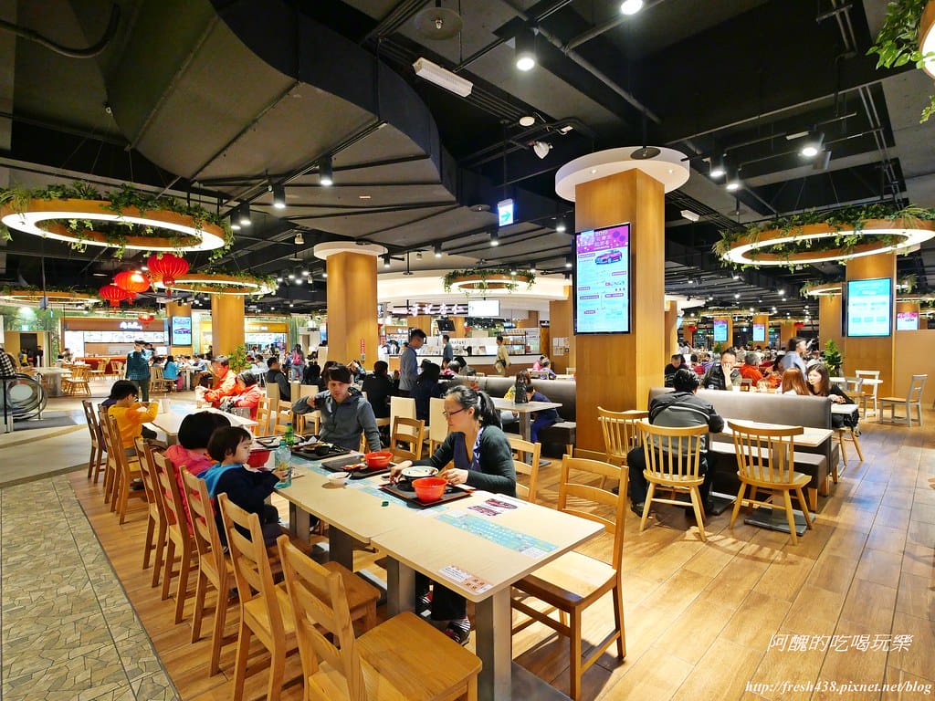 【台中景點】麗寶Outlet Mall、Sky Dream天空之夢摩天輪,全台最大摩天輪,夜景超吸睛! - 第9張圖 P1003176