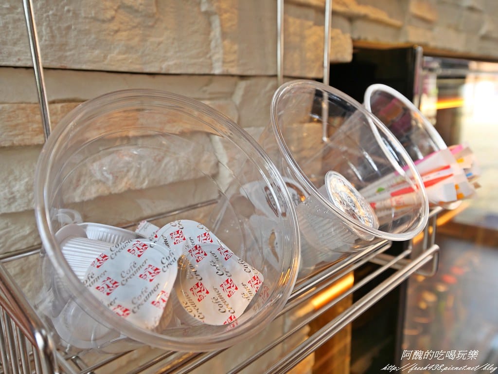 【台中美食】麗寶休息站 金旺咖啡,餐點豐富、飲品順口、空間雅致,聚餐休閒的好所在。 - 第41張圖 P1002962