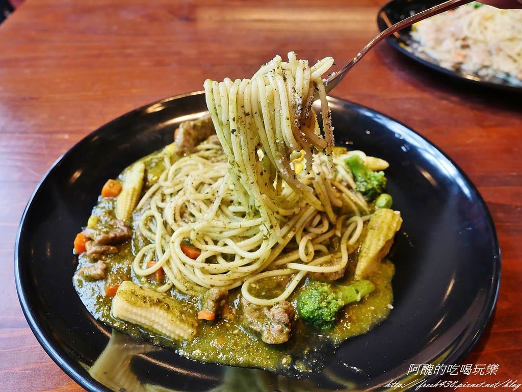 【台中美食】麗寶休息站 金旺咖啡,餐點豐富、飲品順口、空間雅致,聚餐休閒的好所在。 - 第16張圖 12-1