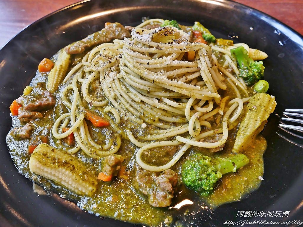 【台中美食】麗寶休息站 金旺咖啡,餐點豐富、飲品順口、空間雅致,聚餐休閒的好所在。 - 第15張圖 11