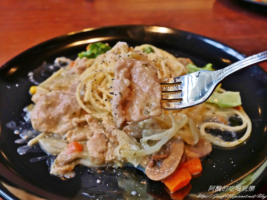 【台中美食】麗寶休息站 金旺咖啡,餐點豐富、飲品順口、空間雅致,聚餐休閒的好所在。 - 第14張圖 14