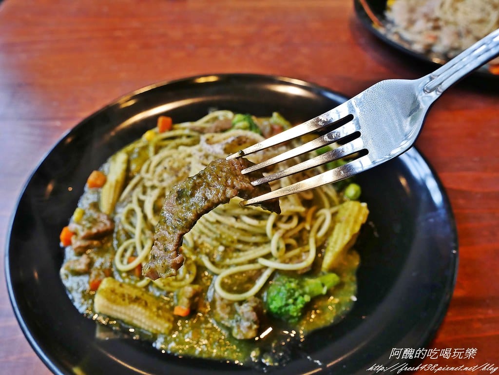 【台中美食】麗寶休息站 金旺咖啡,餐點豐富、飲品順口、空間雅致,聚餐休閒的好所在。 - 第17張圖 12