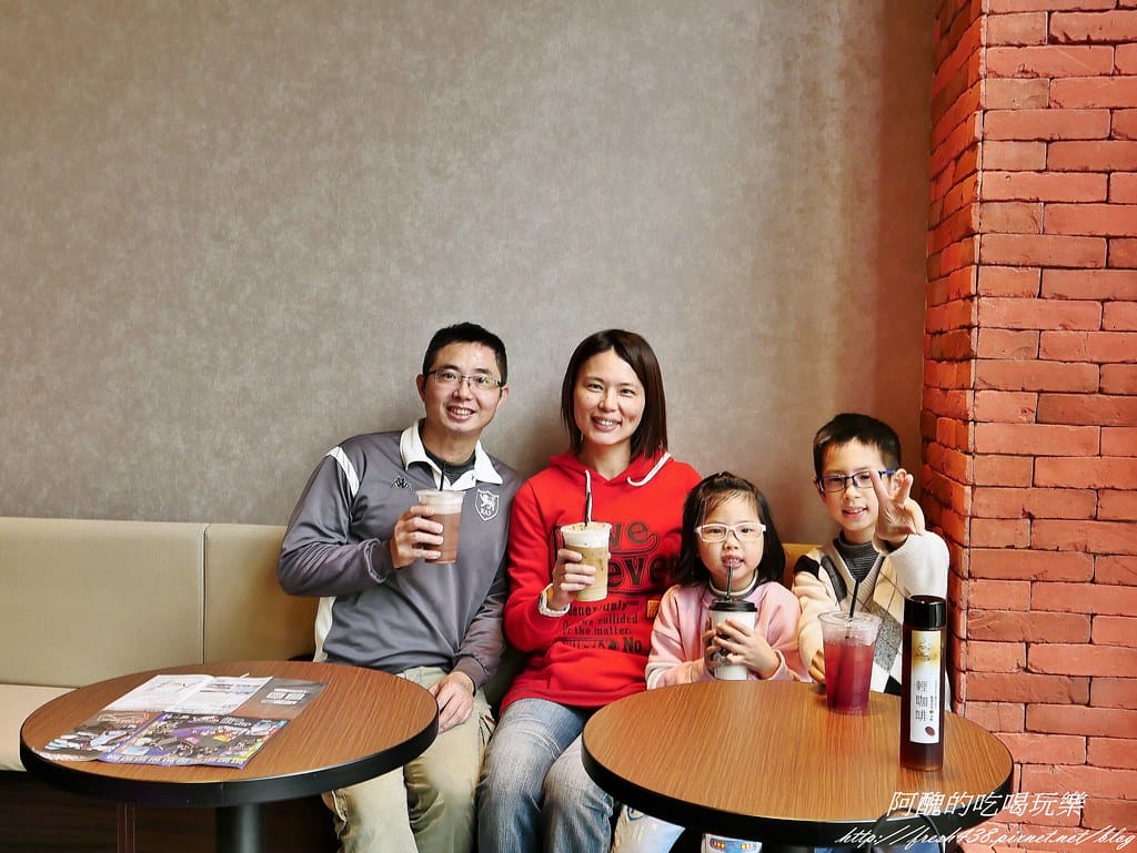 【台中美食】麗寶休息站 金旺咖啡,餐點豐富、飲品順口、空間雅致,聚餐休閒的好所在。 - 第40張圖 10