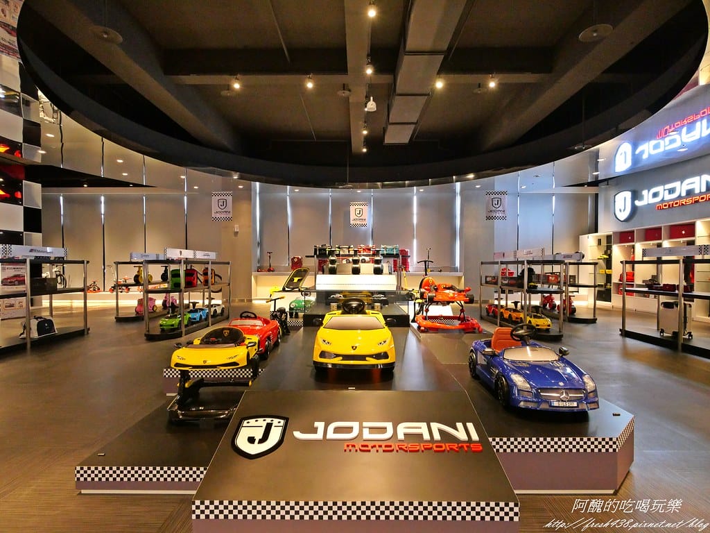 【台中景點】麗寶國際賽車場Lihpao Racing、全台最大虛擬實境體驗館VR Formula,挑戰您的能力,刺激您的感官! - 第4張圖 P1003377