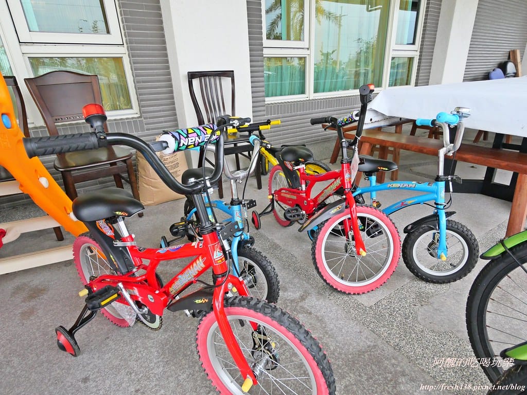 【宜蘭民宿】美村渡假農場,親子房型、賽車、鞦韆與球池,夏天還有戲水區哦!(送四人房住宿券) - 第9張圖 P1003503