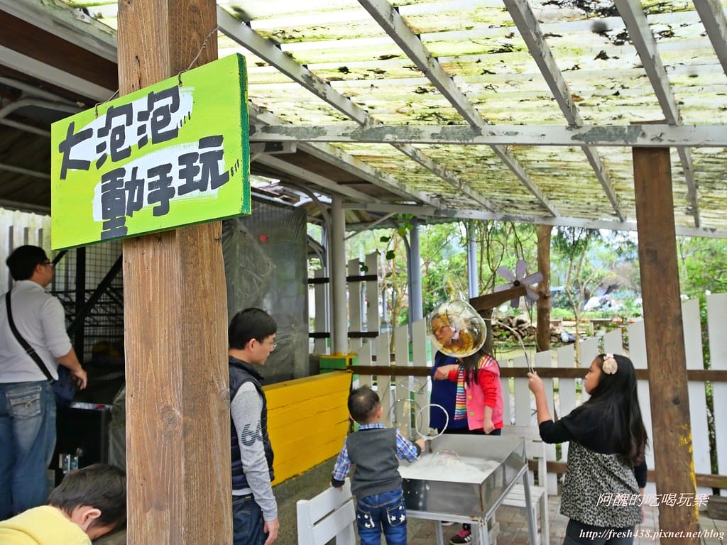 【宜蘭景點】幸福20號農場,窯烤披薩、原木鉛筆、檸檬醋、紅豆麻糬DIY,多樣動物可餵食、吹泡泡、打水仗,還有精緻餐點與下午茶。 - 第37張圖 P1003581