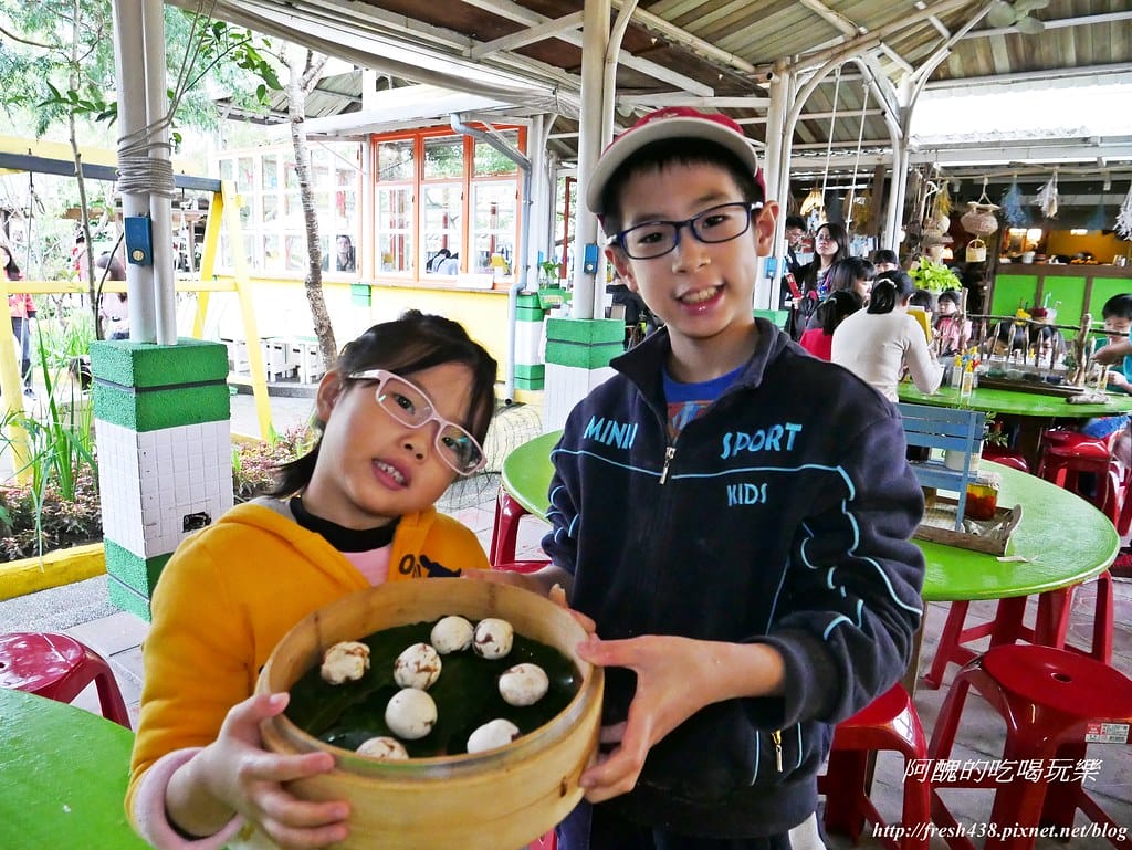 【宜蘭景點】幸福20號農場,窯烤披薩、原木鉛筆、檸檬醋、紅豆麻糬DIY,多樣動物可餵食、吹泡泡、打水仗,還有精緻餐點與下午茶。 - 第69張圖 P1520581