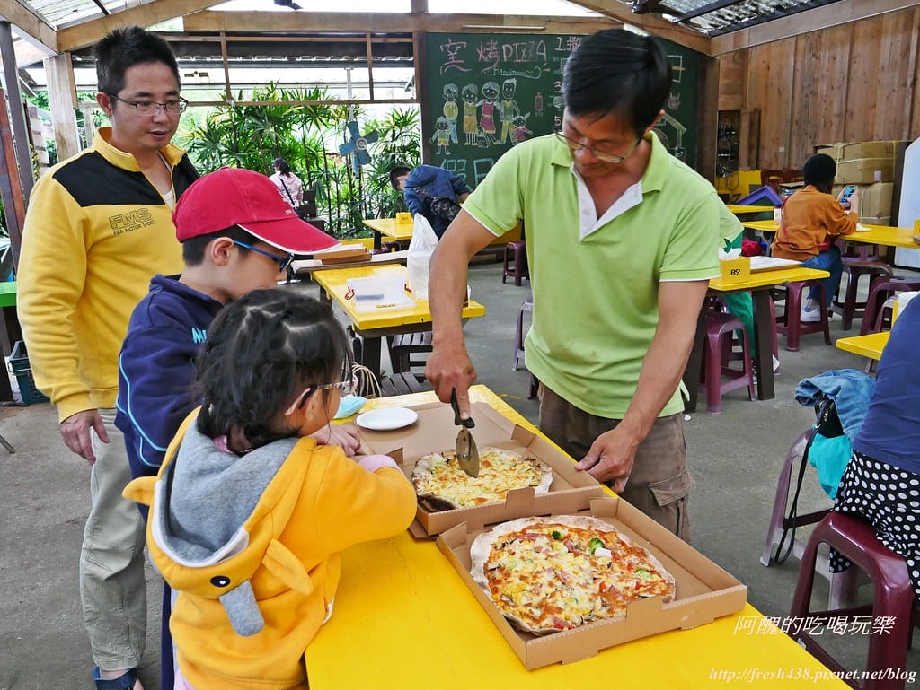 【宜蘭景點】幸福20號農場,窯烤披薩、原木鉛筆、檸檬醋、紅豆麻糬DIY,多樣動物可餵食、吹泡泡、打水仗,還有精緻餐點與下午茶。 - 第106張圖 P1520700
