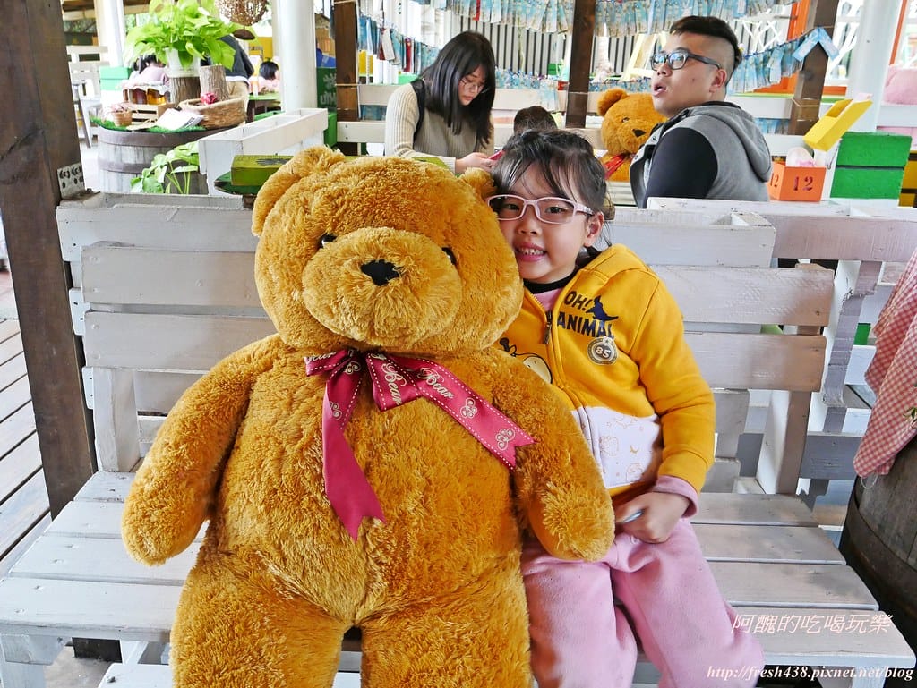 【宜蘭景點】幸福20號農場,窯烤披薩、原木鉛筆、檸檬醋、紅豆麻糬DIY,多樣動物可餵食、吹泡泡、打水仗,還有精緻餐點與下午茶。 - 第22張圖 P1520528